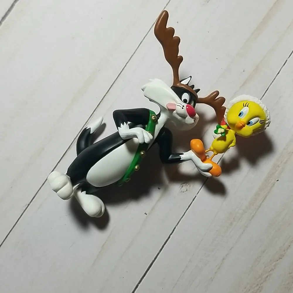 New in box‎ Hallmark keepsake looney tunes ornament